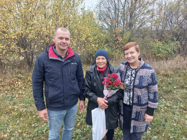 Сегодня мы поздравили с юбилеем. Сегодня мы поздравили с юбилеем.